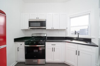 10 McDougall St in Jersey City, NJ - Building Photo - Building Photo