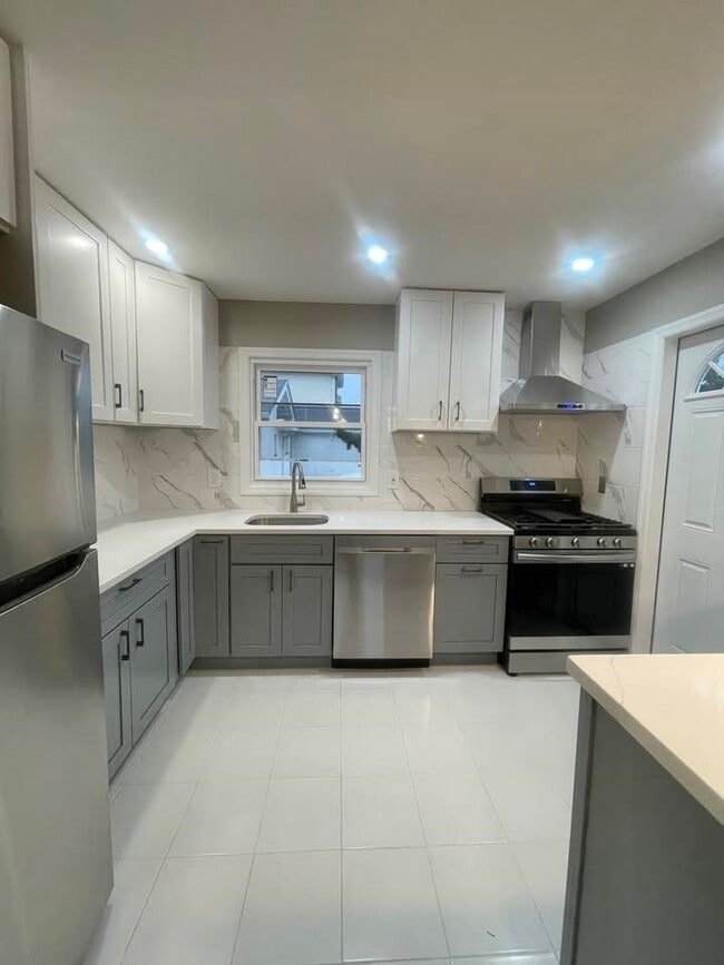 1500 70th St in North Bergen, NJ - Building Photo - Building Photo