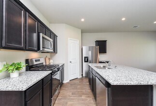 40530 Birch Shadows Ct in Magnolia, TX - Building Photo - Building Photo