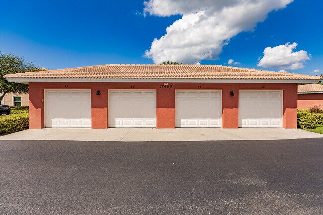 27490 Palmesta Circle in Bonita Springs, FL - Building Photo - Building Photo
