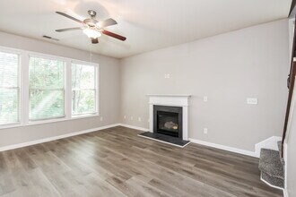 928 Upland Ives Dr in Sugar Hill, GA - Building Photo - Building Photo