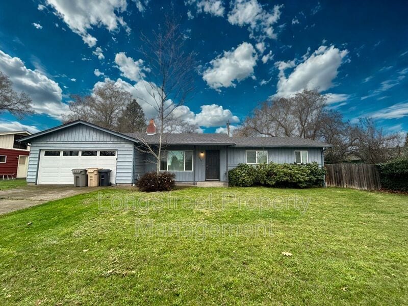 1930 NW Kings Blvd in Corvallis, OR - Building Photo