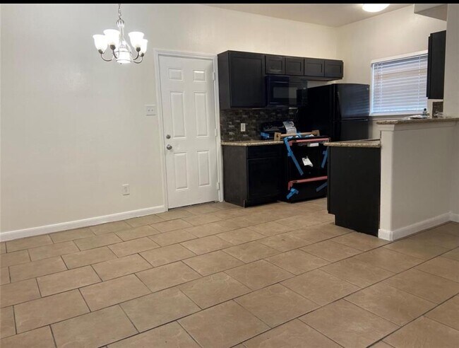 6841 Larkstone St in Houston, TX - Building Photo - Building Photo