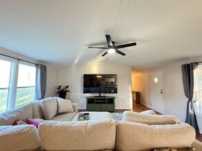 3074 S Farm to Market 1486 in Montgomery, TX - Building Photo - Building Photo