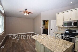 697 Krista Ct in Salt Lake City, UT - Building Photo - Building Photo