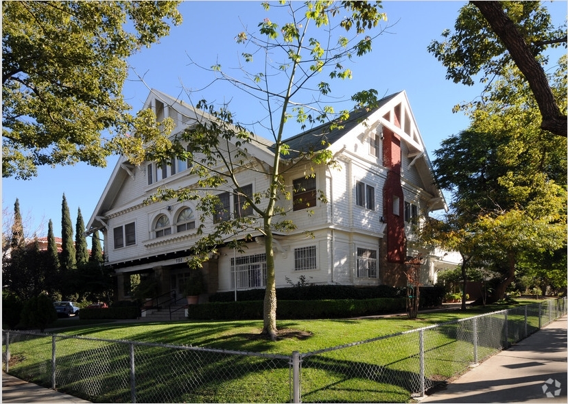 1150 S Lake St in Los Angeles, CA - Foto de edificio