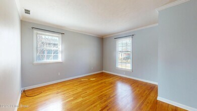 3026 Kaye Lawn Dr in Louisville, KY - Building Photo - Building Photo