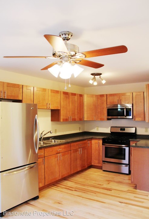 41 Peru St in Burlington, VT - Building Photo