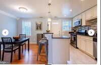 1234 E Madison St photo'