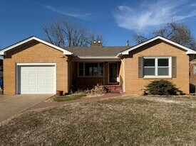 1016 Indian Dr in Enid, OK - Building Photo