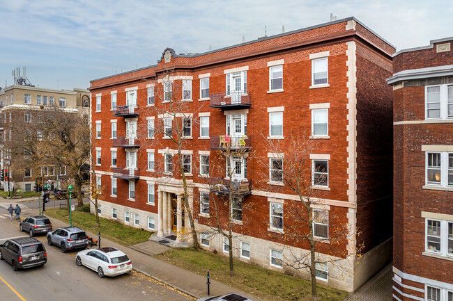 La Lorraine in Montréal, QC - Building Photo - Building Photo