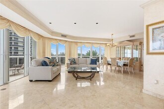 9601 Collins Ave in Bal Harbour, FL - Building Photo - Building Photo