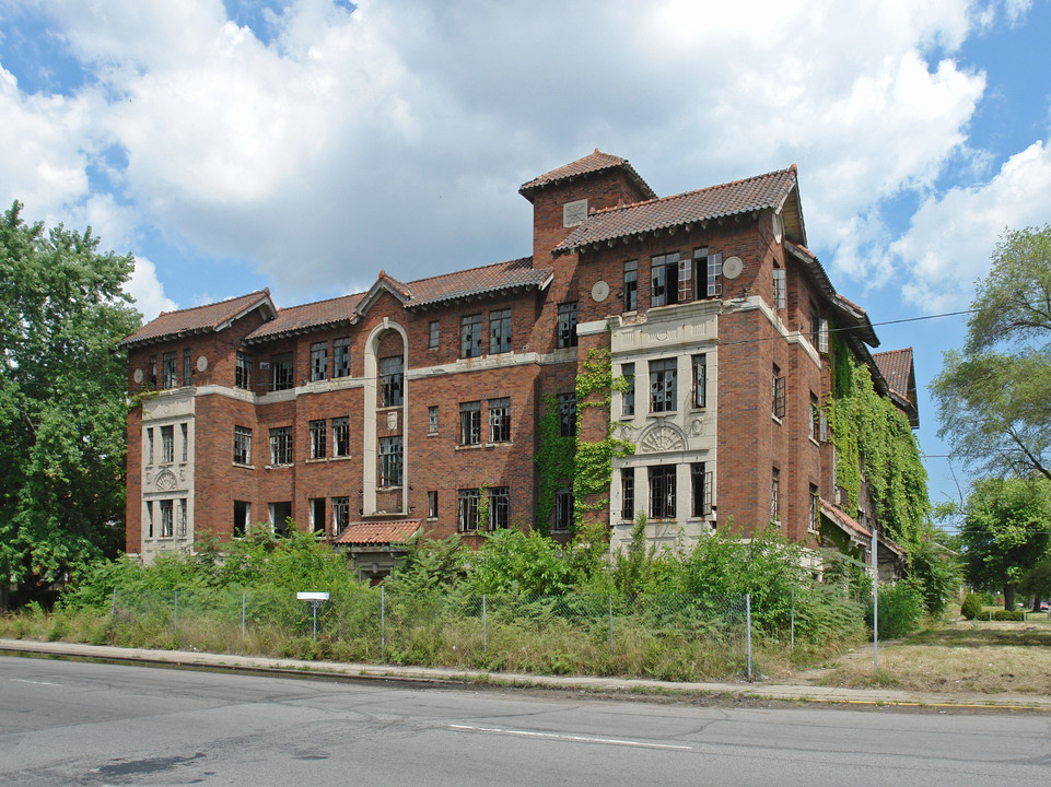 1900 W 5th Ave in Gary, IN - Building Photo