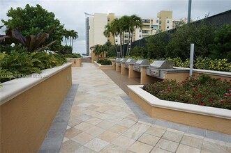 90 Alton Rd, Unit PH3307 in Miami Beach, FL - Building Photo - Building Photo