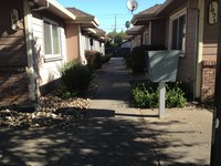 Santiago Apartments in Sacramento, CA - Foto de edificio - Building Photo