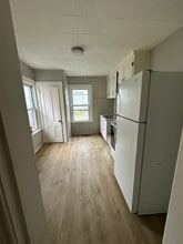 17 Cottage Green, Unit 15 in Enfield, CT - Foto de edificio - Building Photo