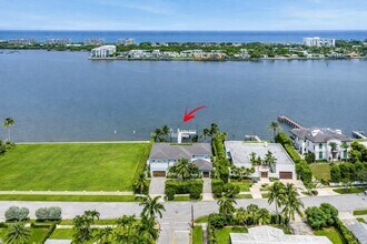 2100 Notre Dame Dr in Lake Worth Beach, FL - Building Photo - Building Photo