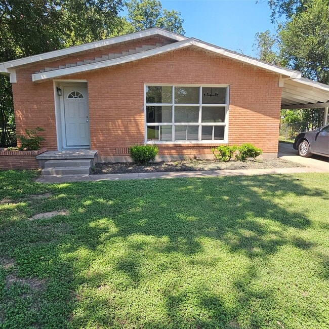 property at 520 Faulkner Ln