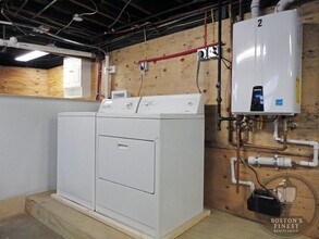 117 4th St, Unit 2 in Medford, MA - Building Photo - Building Photo