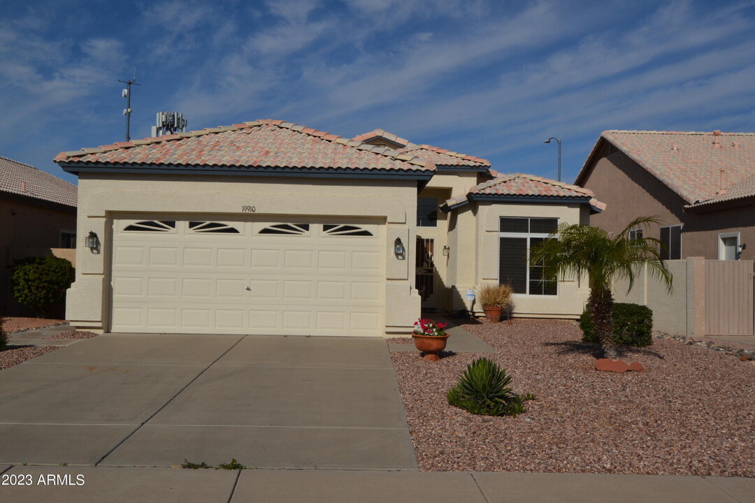 19910 N 110th Ln in Sun City, AZ - Building Photo