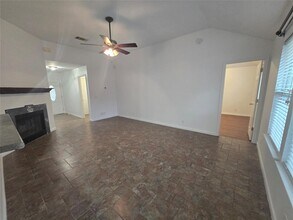 103 Hummingbird Ct in Cedar Creek, TX - Building Photo - Building Photo