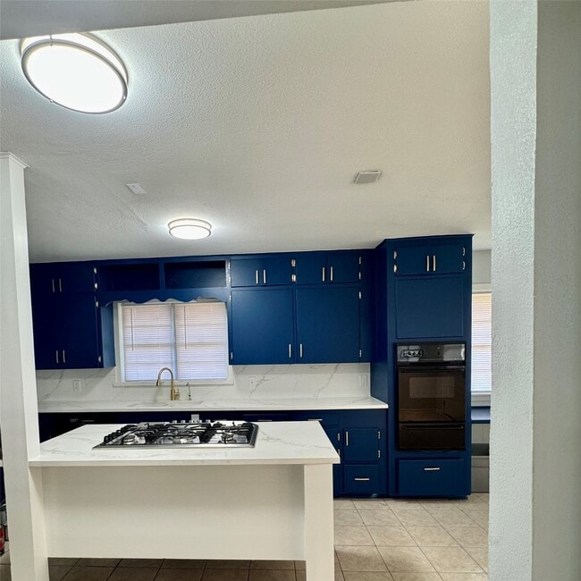 property at 1701 Gillette St