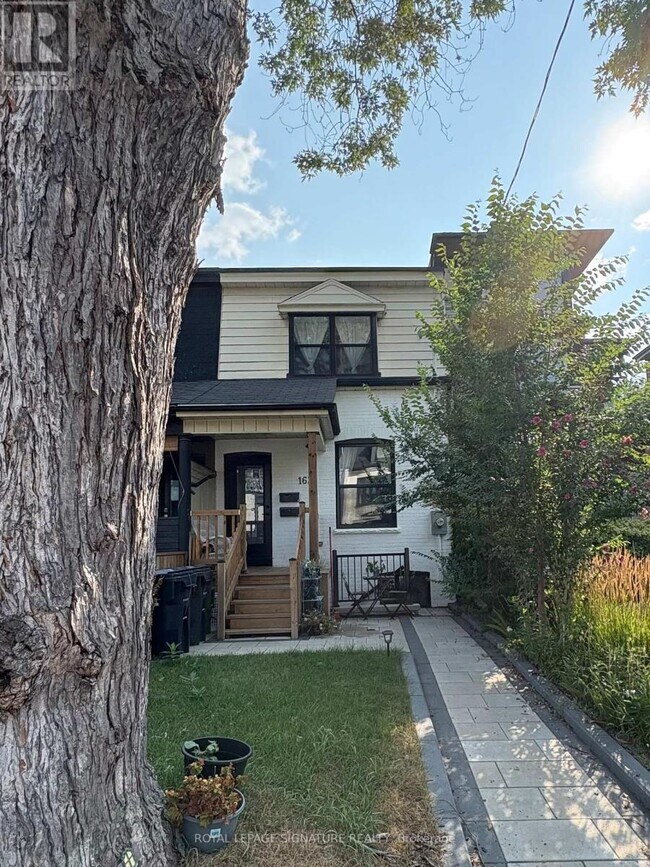 property at 163 Hampton Ave