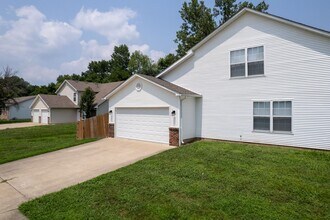 5013-5015 Carrie Francke Dr in Columbia, MO - Building Photo - Building Photo