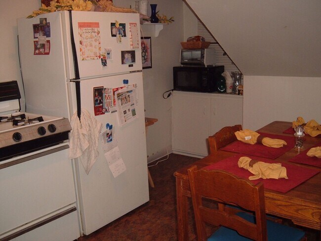 709 Bluemont Ave in Manhattan, KS - Building Photo - Building Photo