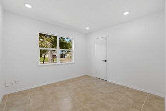 9930 Valley Lake Dr in Houston, TX - Building Photo - Building Photo