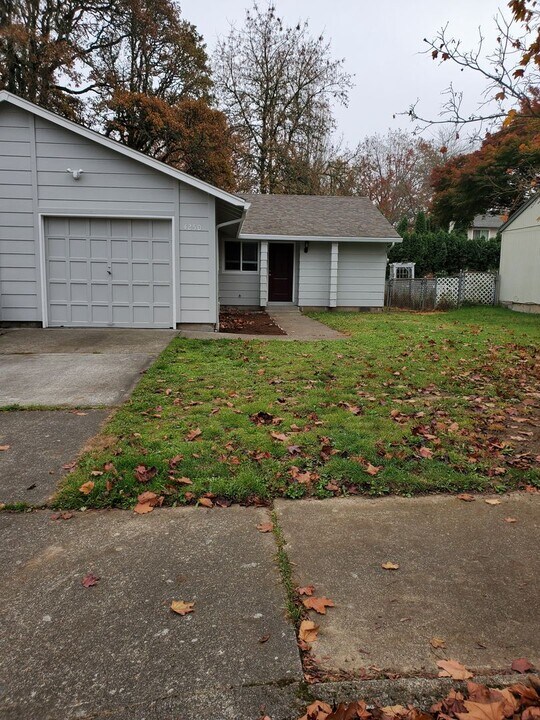 4250 NE Beaumead St in Hillsboro, OR - Building Photo
