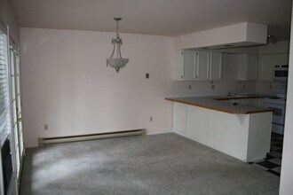 11006 E 16th Ave in Spokane Valley, WA - Building Photo - Building Photo