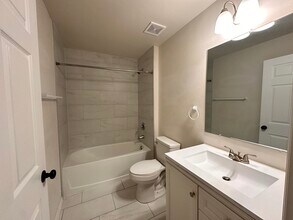 2212 SW Santa Barbara Pl in Cape Coral, FL - Building Photo - Building Photo