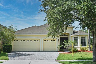 5911 Winchester Isle Rd in Orlando, FL - Building Photo