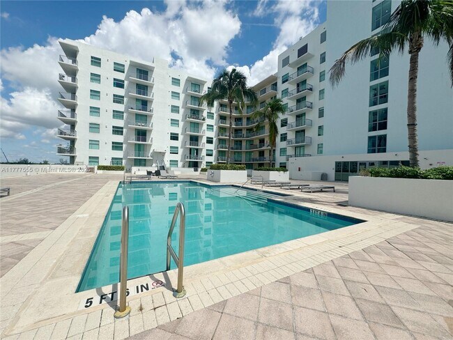 140 S Dixie Hwy, Unit # 914 in Hollywood, FL - Building Photo - Building Photo