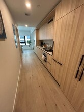 225 N Miami Ave, Unit 2706 in Miami, FL - Foto de edificio - Building Photo