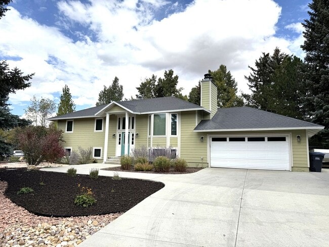 property at 2804 Holiday Ranch Loop Rd