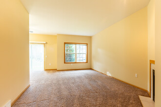 3745 Maple Grove Dr, Unit 3751 in Madison, WI - Building Photo - Building Photo