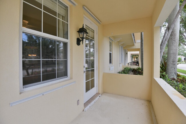7813 Veronawalk Blvd in Naples, FL - Building Photo - Building Photo