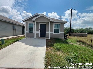 8326 Piedra Medina in San Antonio, TX - Building Photo
