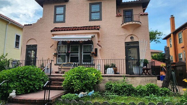 property at 41 E Penn St