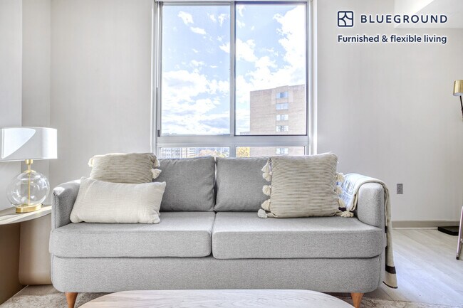 505 18th St S, Unit FL8-ID366 in Arlington, VA - Building Photo - Building Photo