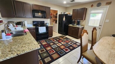 6613 Longleaf Ln in Denton, TX - Building Photo - Building Photo