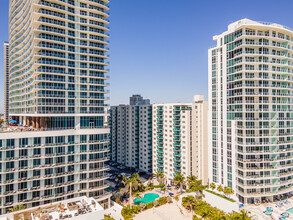 Sian Ocean Residences in Hollywood, FL - Building Photo - Building Photo