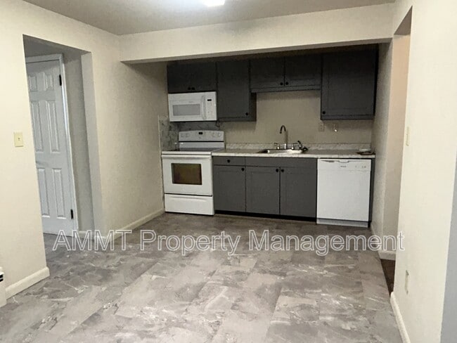 property at 2833 3rd Ave SE