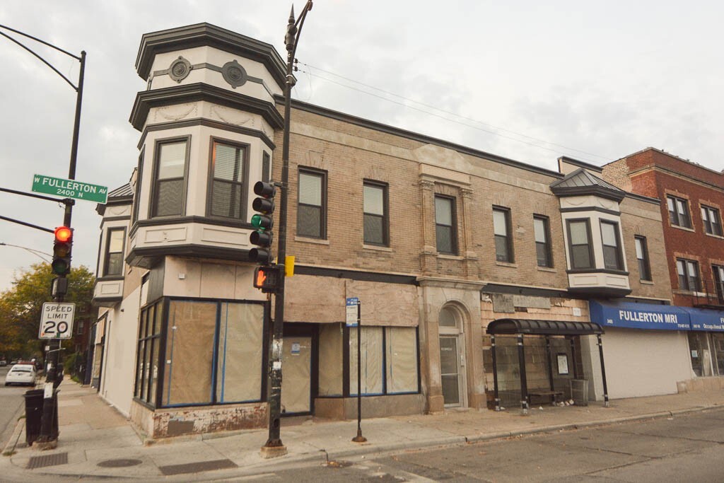 3401 W Fullerton Ave in Chicago, IL - Building Photo