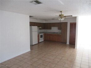 7461 Pebble Beach Rd in Ft. Myers, FL - Building Photo - Building Photo