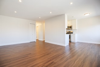 8651 Foster Ave in Schiller Park, IL - Building Photo - Building Photo