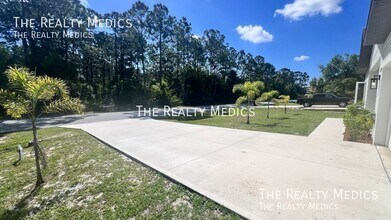 3274 Weyburn Ave SE in Palm Bay, FL - Building Photo - Building Photo