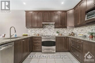 103 Coriolis Ct in Ottawa, ON - Building Photo - Building Photo